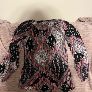 Melissa Paige multi color blouse